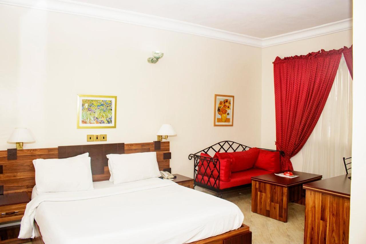 Bougainvillea Hotels Порт-Харкорт Экстерьер фото